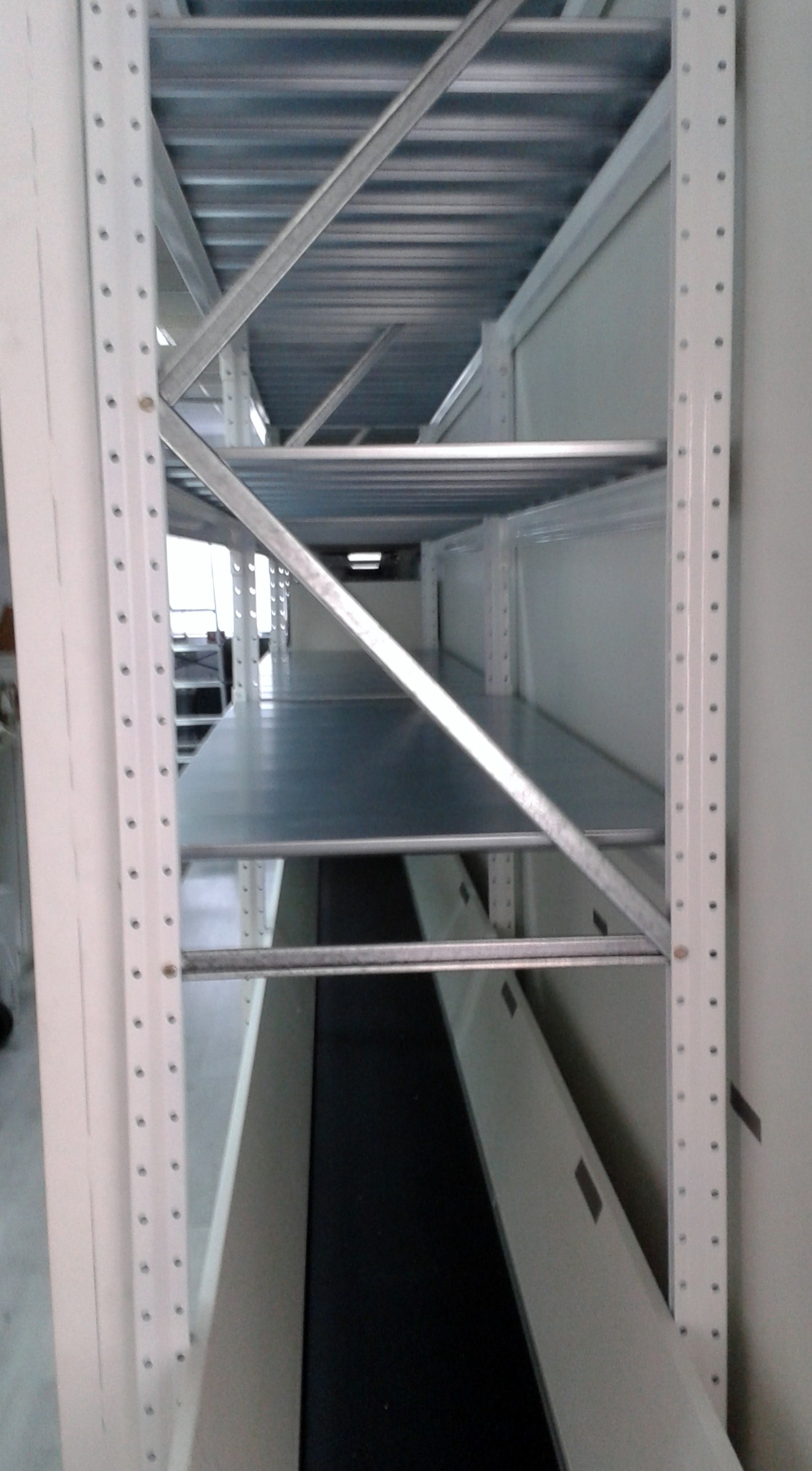 estanteria metalica para cinta trasportadora